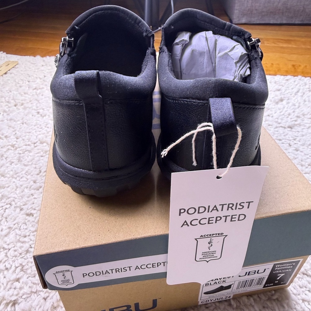 Women’s Size 7 JBU Slip-On Shoes with Memory Foam - Picture 6 of 9
